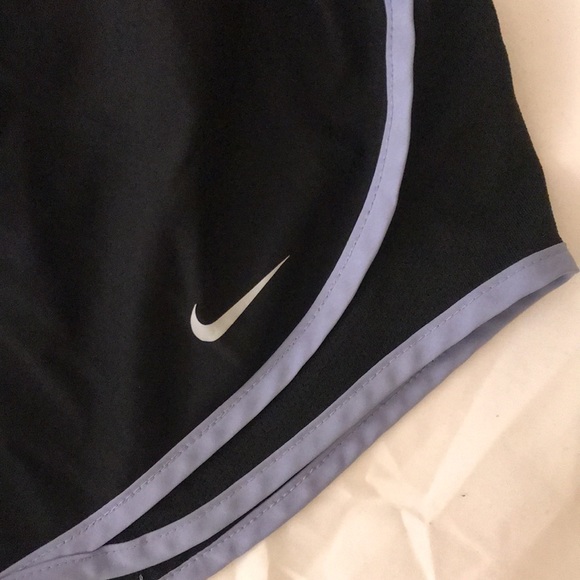 Nike running shorts - Picture 2 of 3